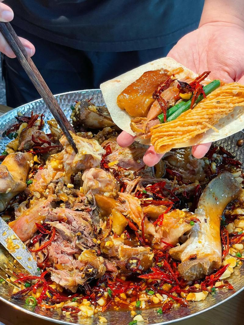 Xi’an Muslim Quarter night street food, halal lamb skewers Xi’an Shaanxi | Sunda Travel