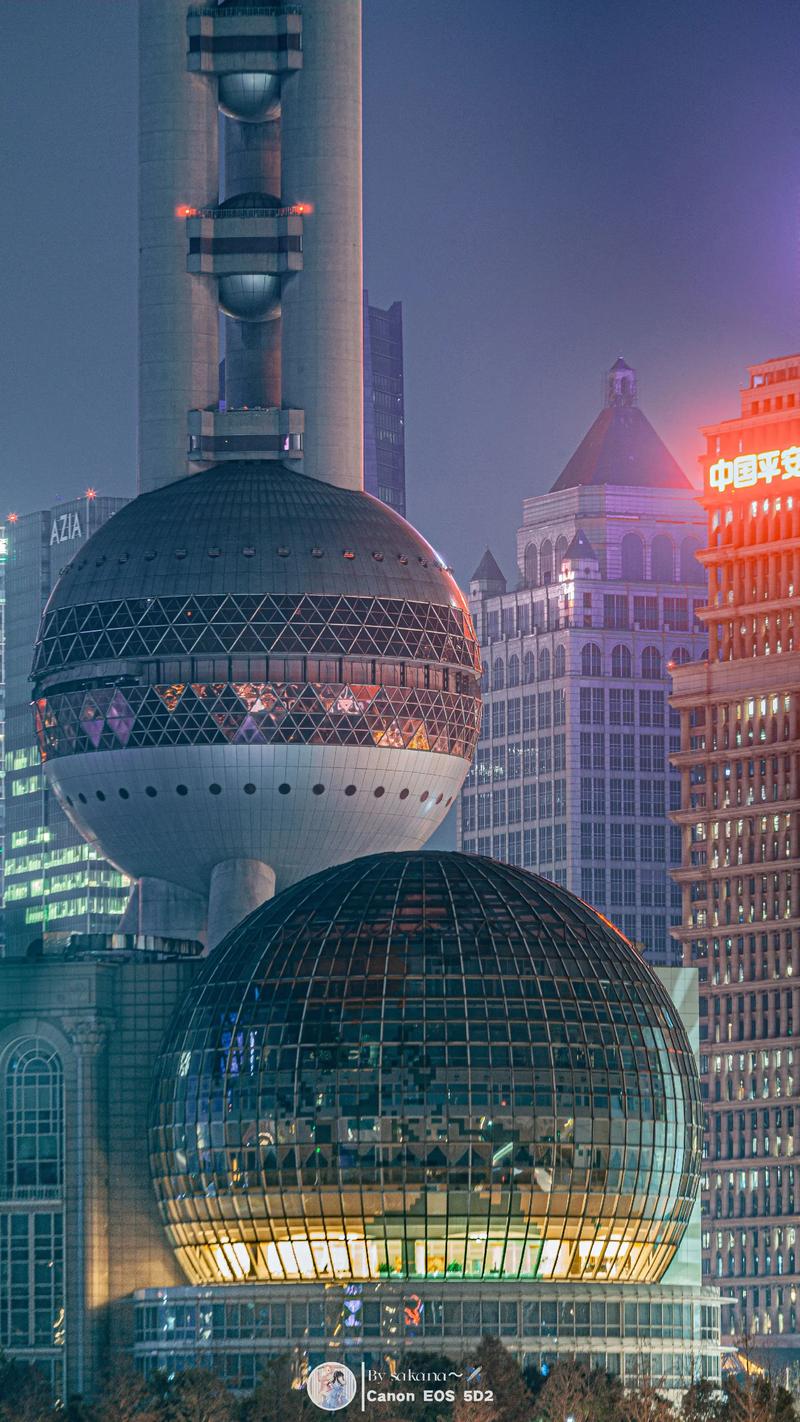 Best weather season for Shanghai night tour, clear sky Bund waterfront night view