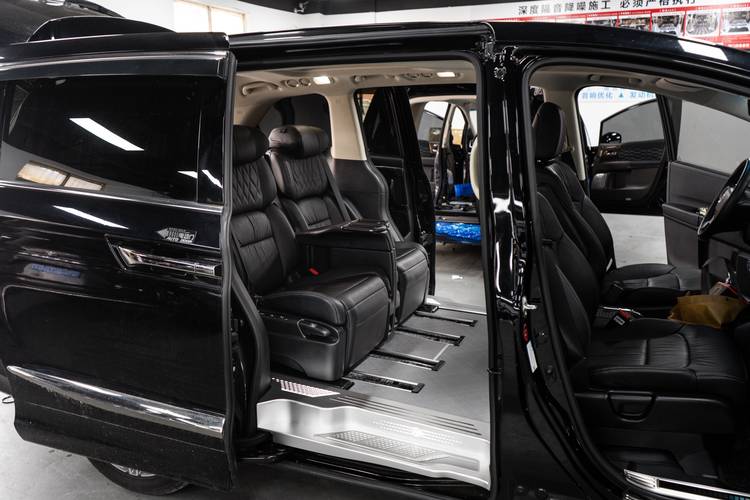 Private vehicle for a China travel itinerary