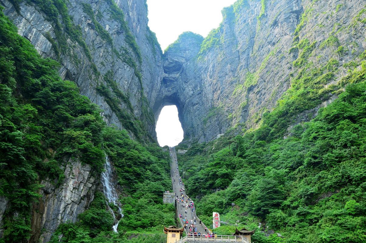 China travel experiences featuring cultural heritage, local traditions and scenic landscapes
