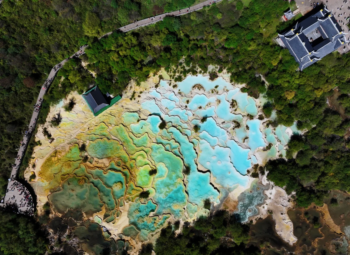 Huanglong Scenic Area & Journey to Jiuzhaigou — Chengdu → Huanglong → Jiuzhaigou