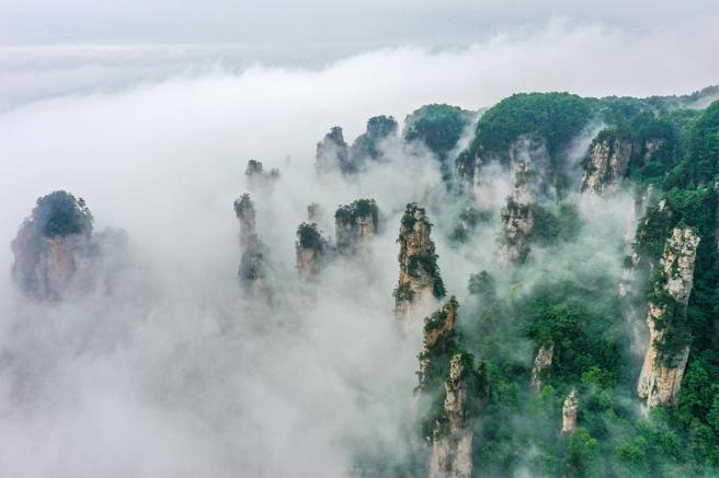 Arrival in Zhangjiajie — Transfer to Wulingyuan — Zhangjiajie · Wulingyuan