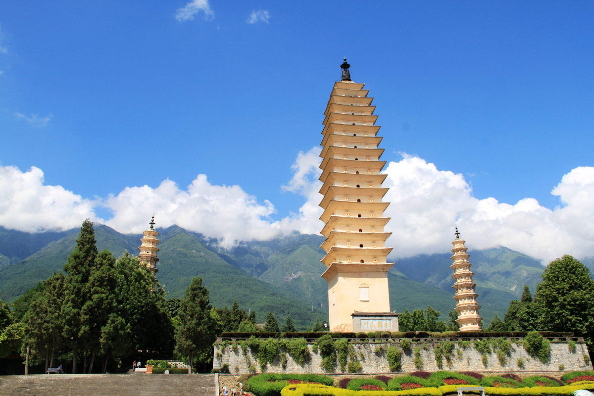 Three Pagodas, Erhai Lake & Ancient Dali — Dali